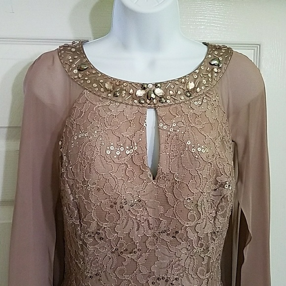 Beautiful capelet dress!  unaltered! 🍃🌹 - Picture 5 of 7